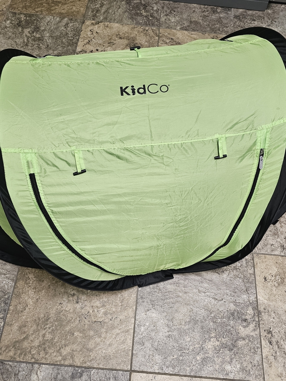 KidCo PeaPod Plus Portable Kids Sleeping Travel Bed or Beach Tent